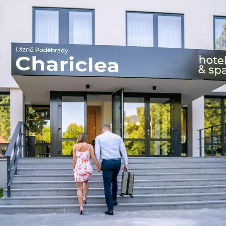 & Chariclea 4*