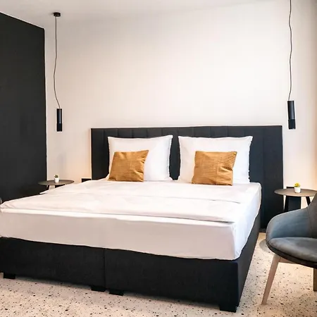 Hotel & Chariclea Podebrady