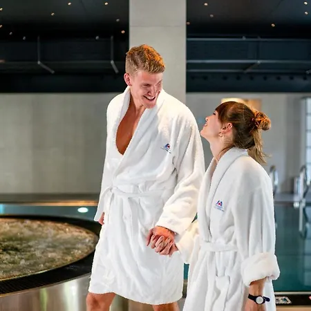 Hotel & Chariclea