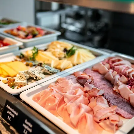 & Chariclea Poděbrady