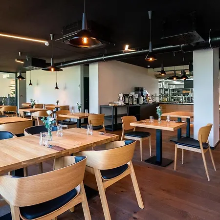 & Chariclea Hotel 4*